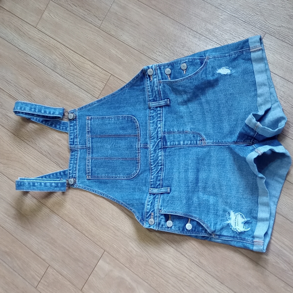 ~3 for $30~ Old Navy size small overall shorts